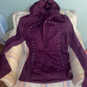 Lululemon sweater never use